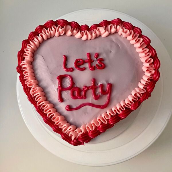 Heart Shape Semi Fondant Cake | Order Online at Bakers' Fun