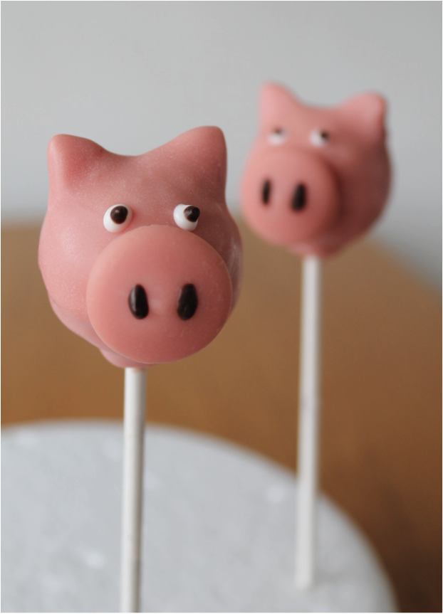 Farm Animal Cake Pops {Pigs, Cows, Sheep & Roosters}