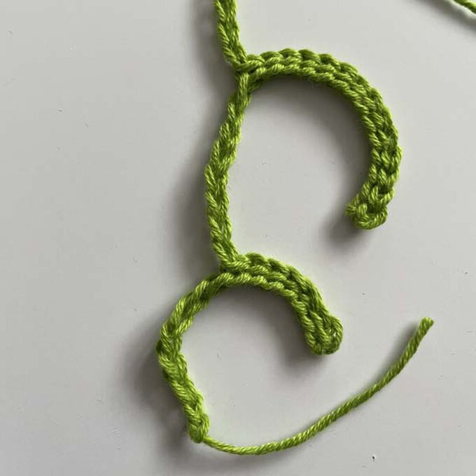 ideas%5Fhow%2Dto%2Dcrochet%2Da%2Dhalloween%2Dwreath%5Fvine%5F2.jpg?sw=680&q=85