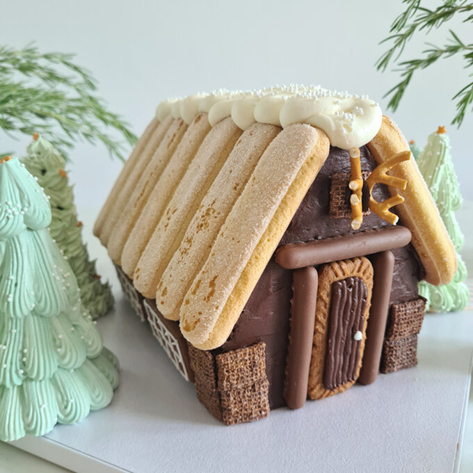 idea%5Fchristmas%2Dcabin%2Dlog%2Dcake%5Fstep%2D02.jpg?sw=680&q=85