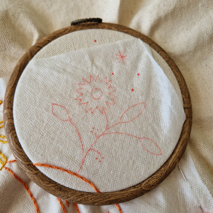 idea%5Fautumn%2Dembroidery%2Dprojects%2Dto%2Dtry%2Dcushion%5Fstep%2D24.jpg?sw=680&q=85