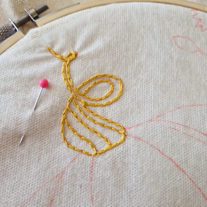 idea%5Fautumn%2Dembroidery%2Dprojects%2Dto%2Dtry%2Dcushion%5Fstep%2D27.jpg?sw=680&q=85