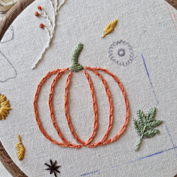 idea%5Fautumn%2Dembroidery%2Dprojects%2Dto%2Dtry%2Dnapkin%5Fstep%2D12.jpg?sw=680&q=85