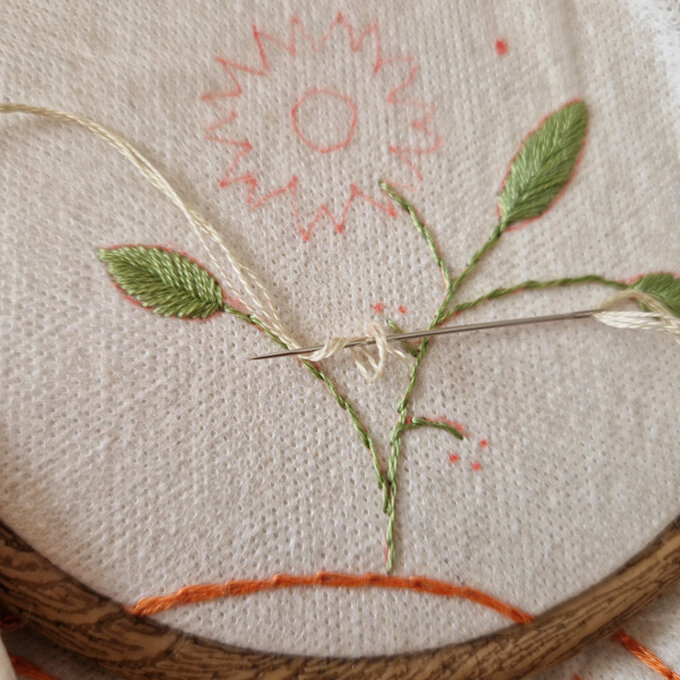 idea%5Fautumn%2Dembroidery%2Dprojects%2Dto%2Dtry%2Dcushion%5Fstep%2D16.jpg?sw=680&q=85