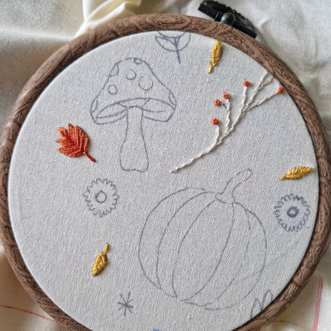 idea%5Fautumn%2Dembroidery%2Dprojects%2Dto%2Dtry%2Dnapkin%5Fstep%2D25.jpg?sw=680&q=85