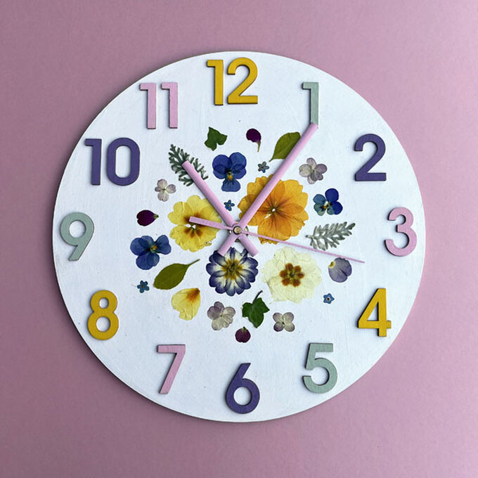 ideas%5Feasy%2Dhome%2Ddecor%2Dprojects%2Dto%2Dmake%5Fpressed%2Dflower%2Dclock.jpg?sw=680&q=85