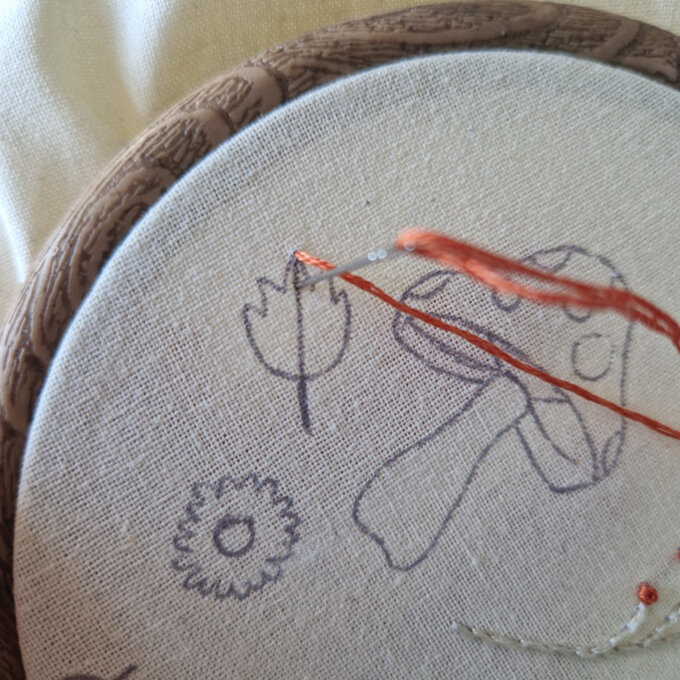 idea%5Fautumn%2Dembroidery%2Dprojects%2Dto%2Dtry%2Dnapkin%5Fstep%2D30.jpg?sw=680&q=85