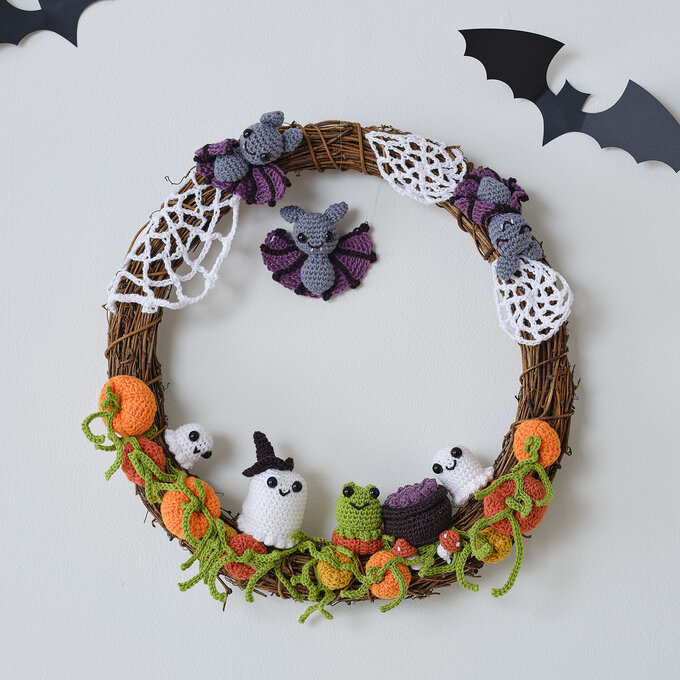 Idea%5Fmain%5Fhow%2Dto%2Dcrochet%2Da%2Dhalloween%2Dwreath.jpg?sw=680&q=85