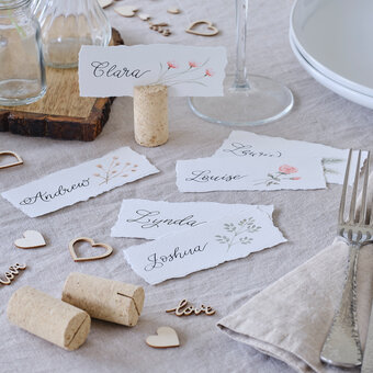 How to Make Watercolour Floral Place Settings with Calligraphy