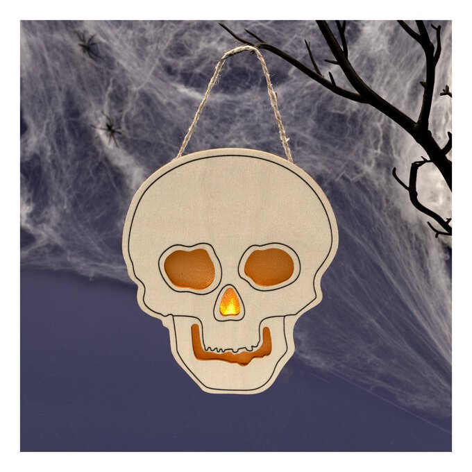 LED Wooden Hanging Skull 15cm image number 1