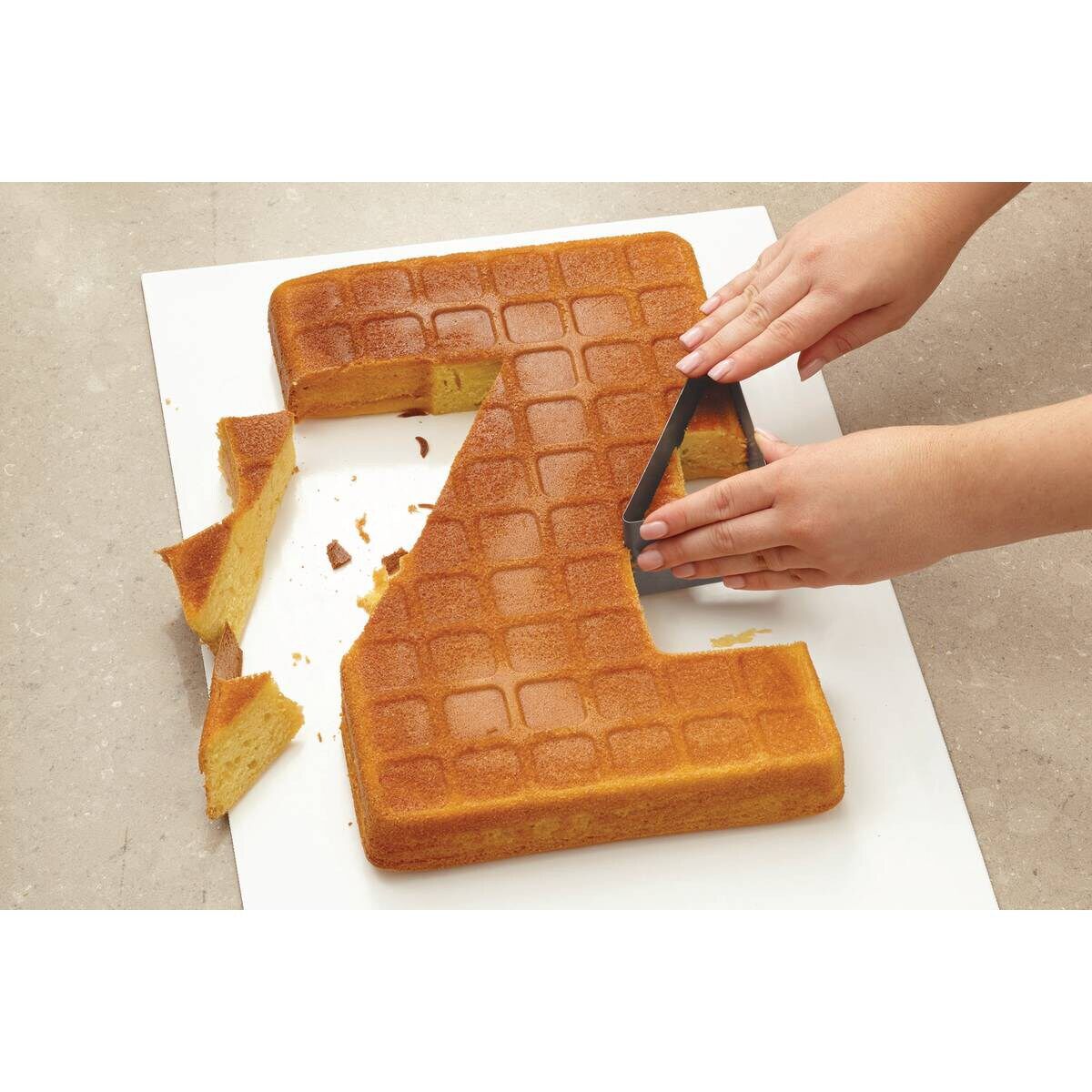 Numbers and Letters Cake Pan - Shop | Pampered Chef US Site