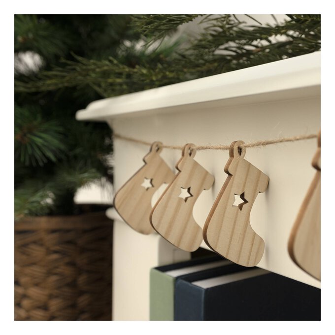 Wooden Stocking Garland 2m  image number 1