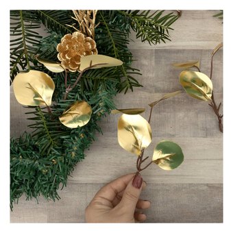 Gold Floral Accessories Kit image number 3