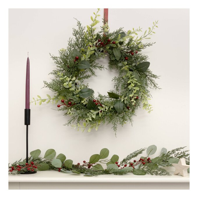 Green Wreath with Red Berries 56cm image number 1