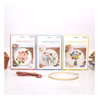 RHS Bouquet Embroidery Kit 8 Inches image number 3