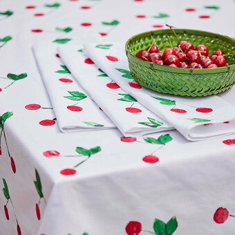 How to Make a Cherry Printed Tablecloth