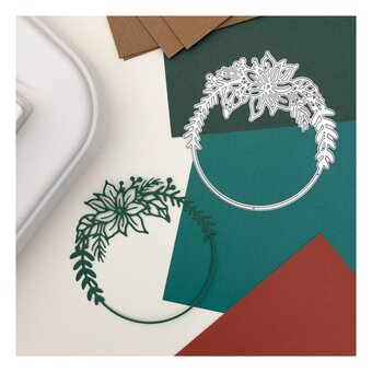 Christmas Wreath Die 10.3cm x 10.2cm image number 2