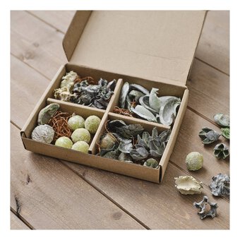 Green and Whitewash Wreath Making Kit