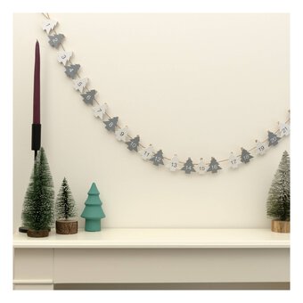 Wooden Tree Advent Calendar Peg Garland 1.25m image number 4