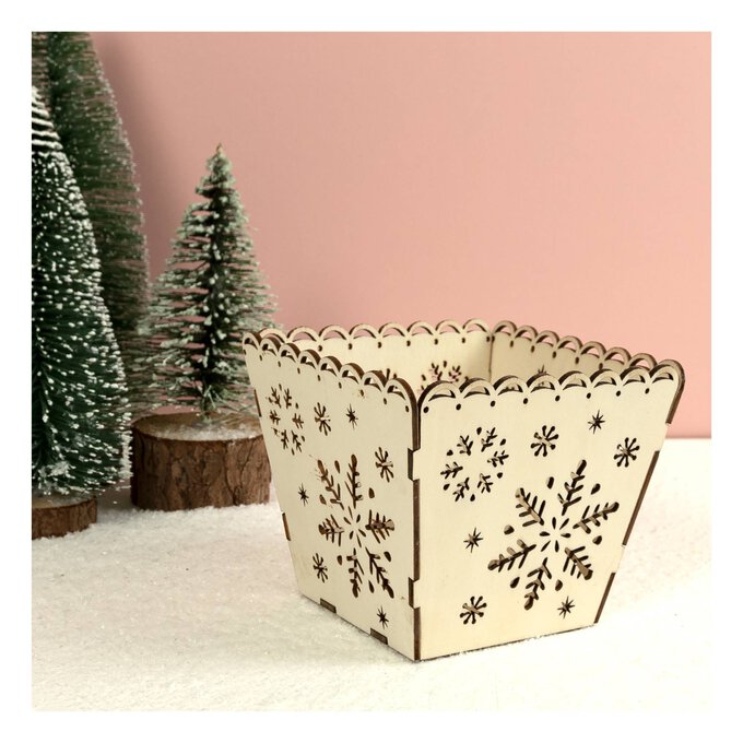 Wooden Christmas Snowflake Box 11cm image number 1