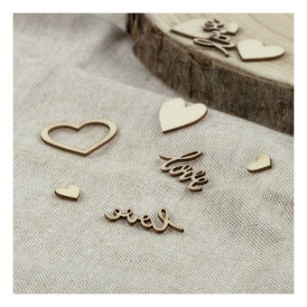 Wooden Love Confetti 24 Pieces image number 2
