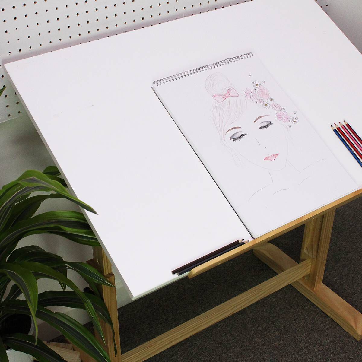 Sketching Table 90cm x 60cm x 83cm | Hobbycraft