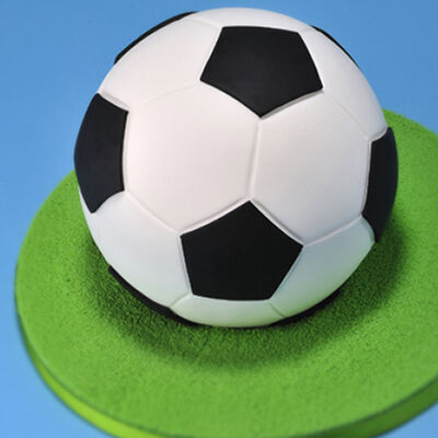 Ball Shaped Cake Stock Photo - Download Image Now - Bakery, Birthday, Birthday  Cake - iStock