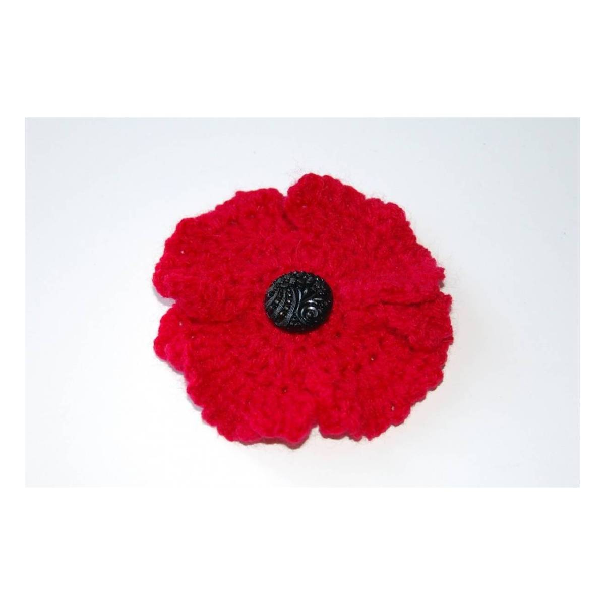 Free poppy crochet pattern: how to crochet a poppy