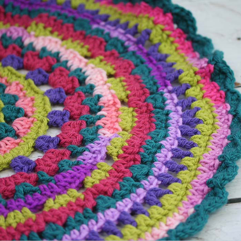 How to Crochet a Christmas Tree Skirt | Hobbycraft