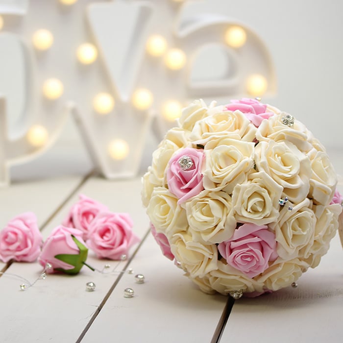 How to Make a Kissing Ball | Hobbycraft