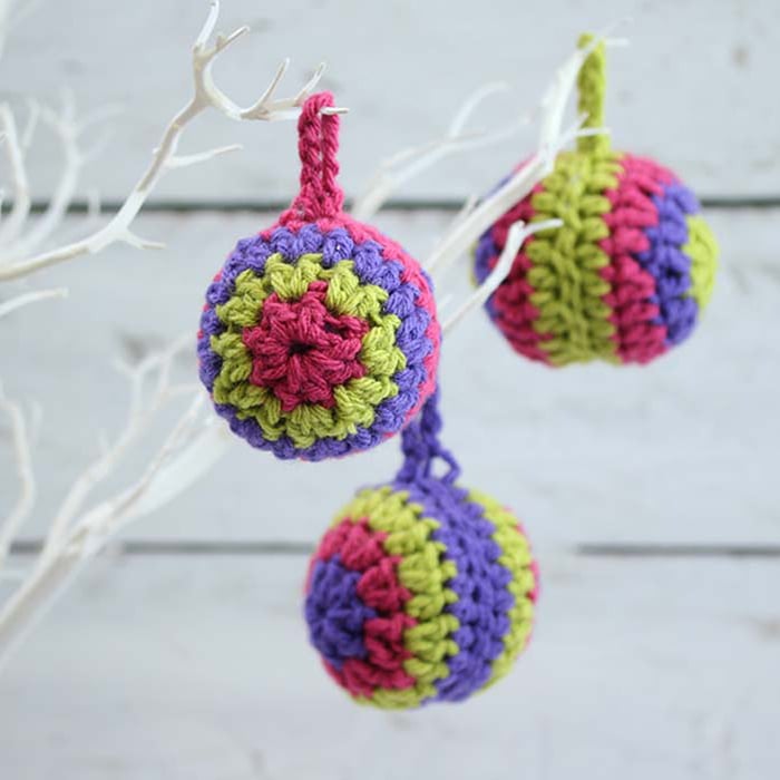 How to Make a Chunky Christmas Bauble | Hobbycraft